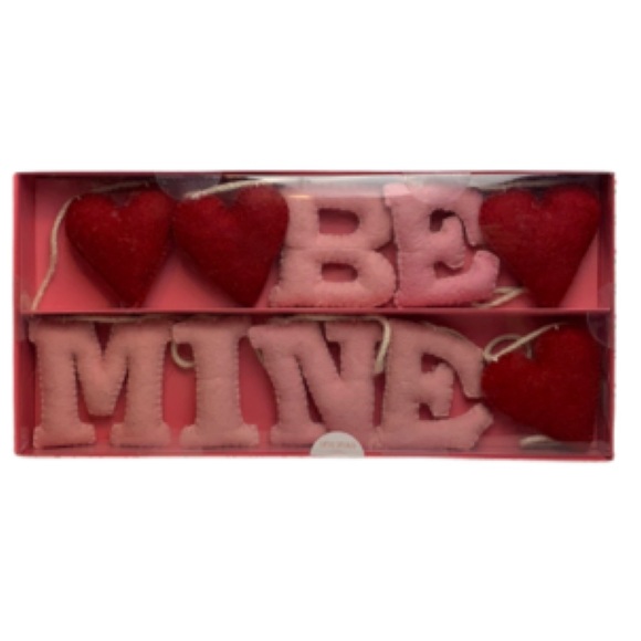 Love & Cupcakes Other - LAST ONE! “Be Mine” Valentine Themed Garland